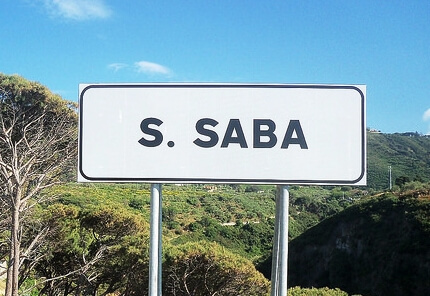 Cartellone che indica San Saba